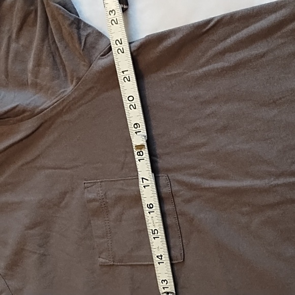 Koolaburra by UGG Long Sleeve Top w/ Pocket - Picture 4 of 10